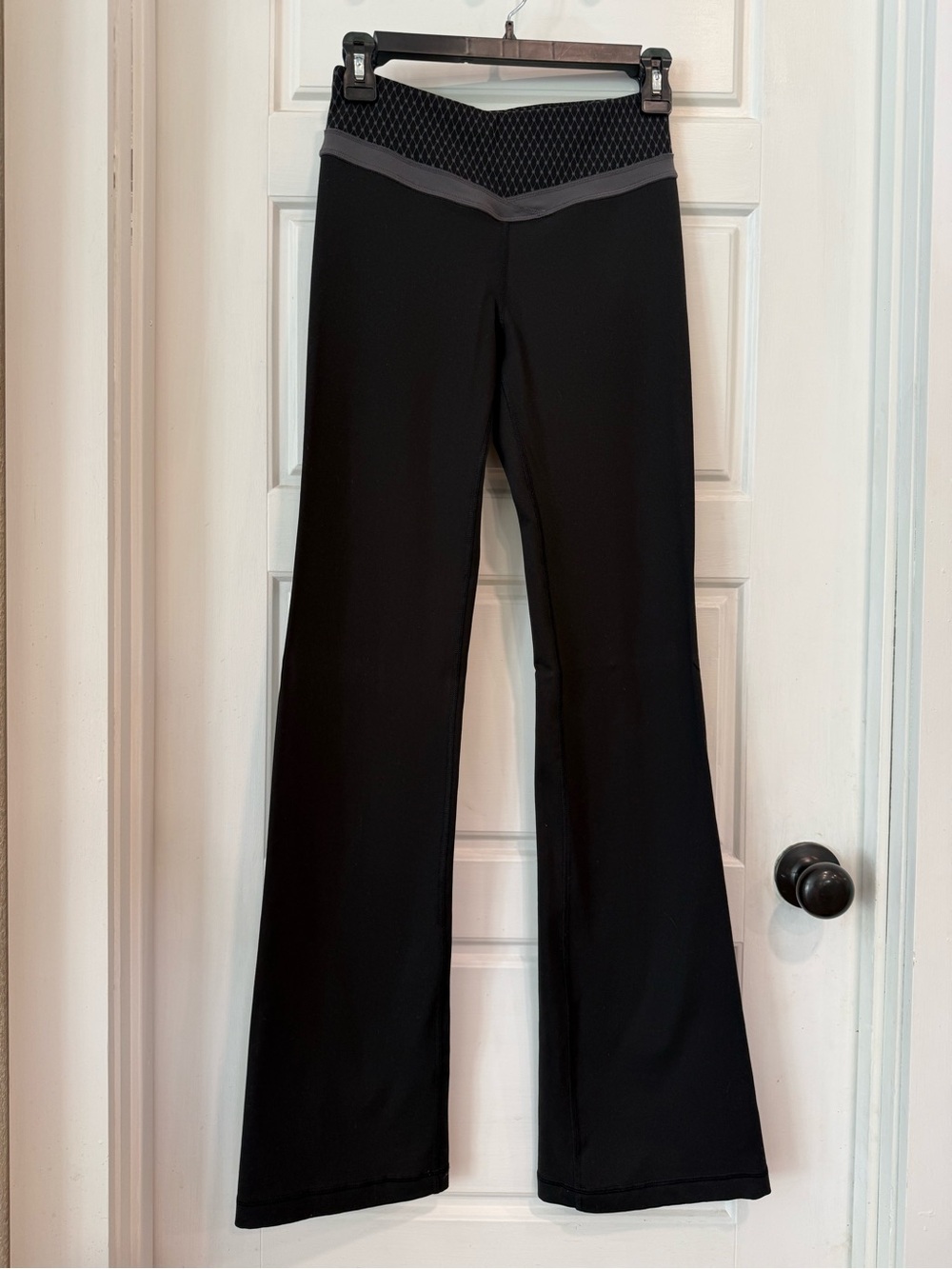 Victoria’s Secret VSX Sport Black Bootcut Yoga Pants Leggings XS